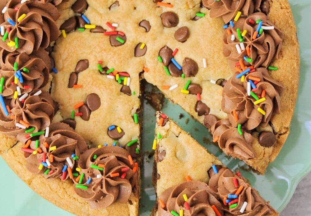 Chocolate chip cookie cake